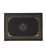 Deckel der schwarzen Harney & Sons Teekiste mit goldenem Rand