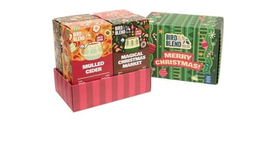 Coffret cadeau de Noël Bird & Blend avec des boîtes colorées empilées