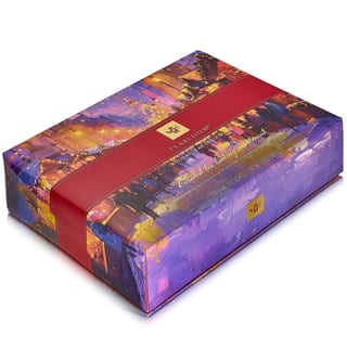 Geschlossene Teabloom Weihnachts-Teebox mit einer gemalten winterlichen Straßenszene