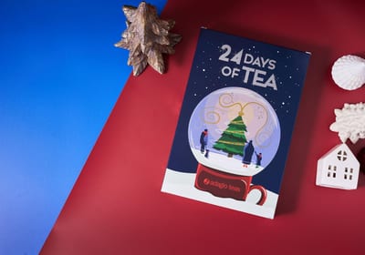 Adagio Teas 24 Days of Tea-kalender til 2026 med snekuglemotiv